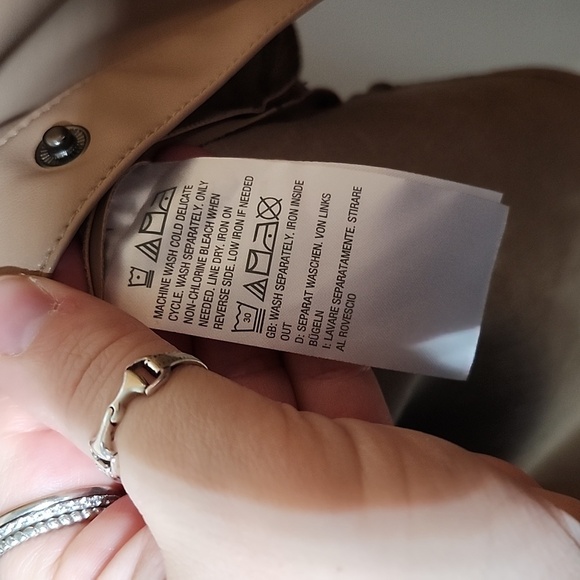 Isaac Mizrahi Live Faux Leather Shacket Camel Button Down Oversized Medium - Picture 7 of 11